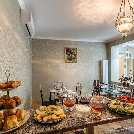 Hotel Q&B House Tiflis Exterior foto