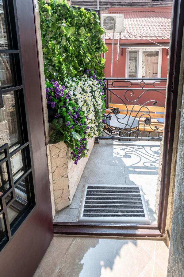 Hotel Q&B House Tiflis Exterior foto