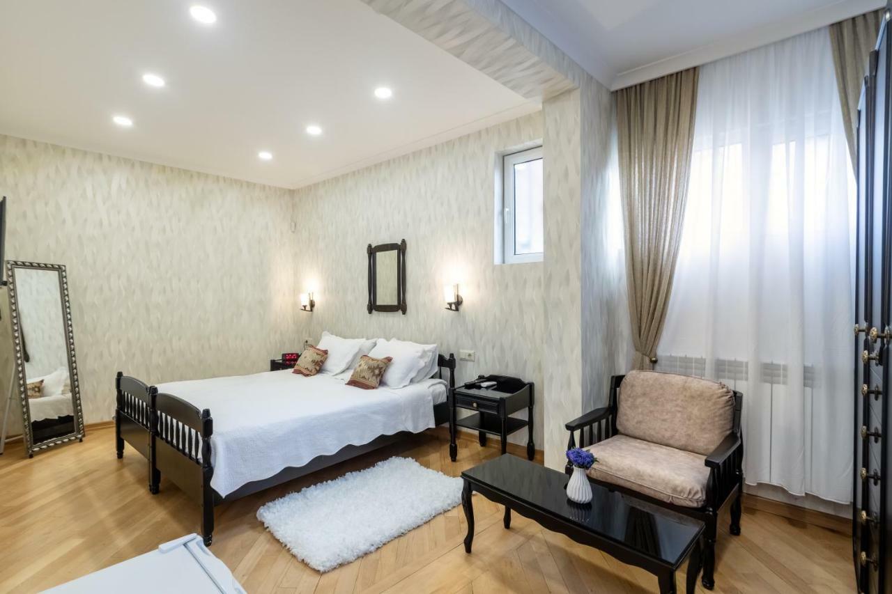 Hotel Q&B House Tiflis Exterior foto