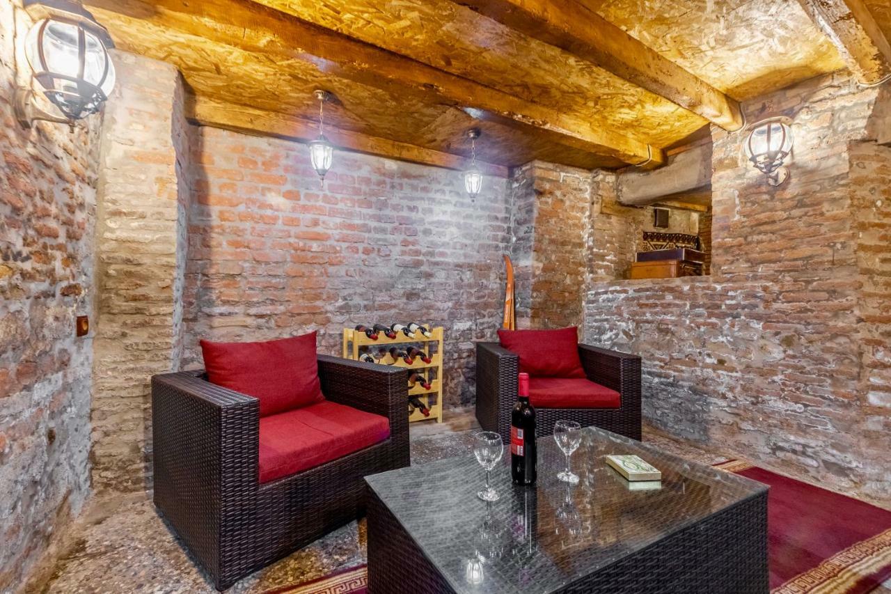 Hotel Q&B House Tiflis Exterior foto