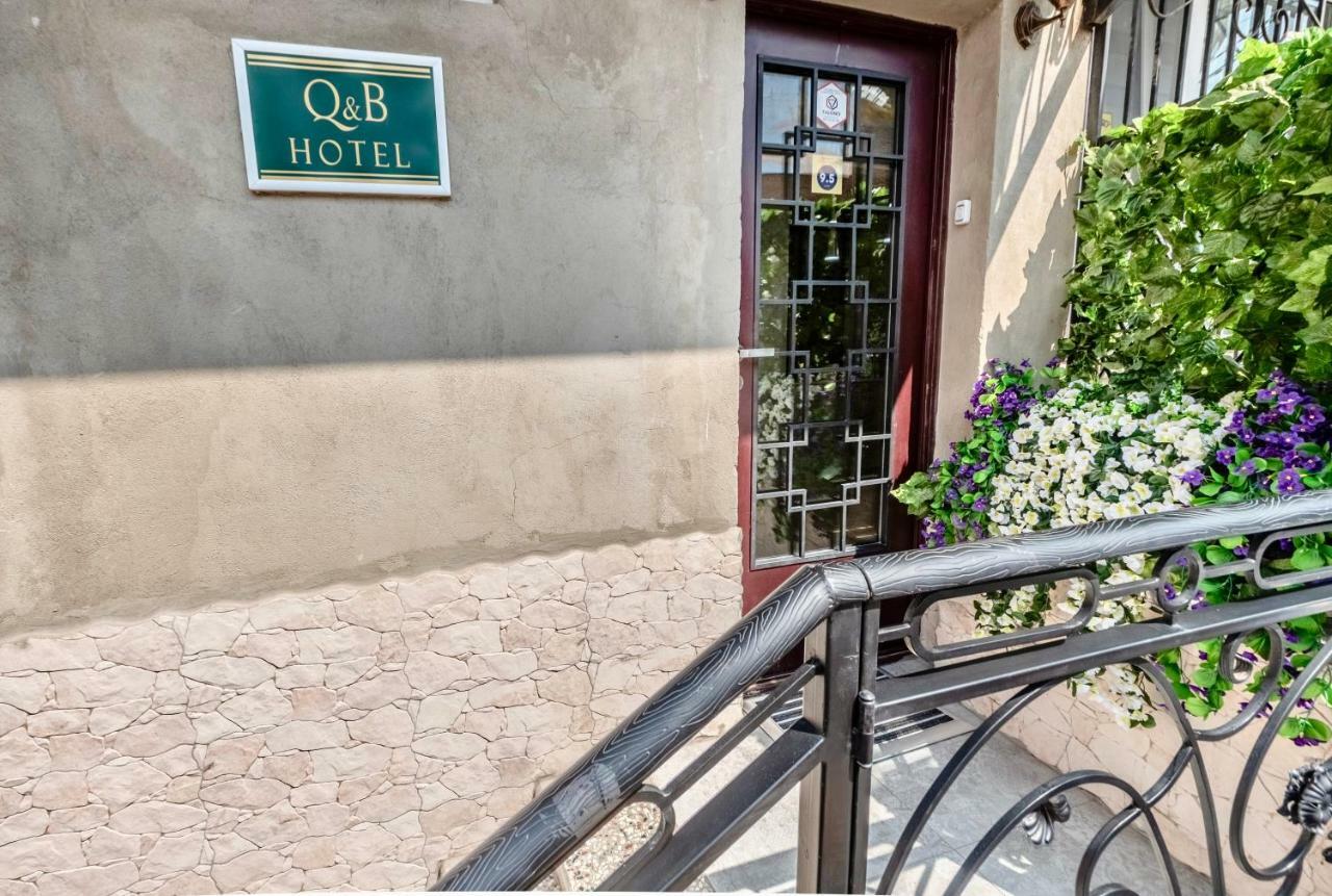 Hotel Q&B House Tiflis Exterior foto