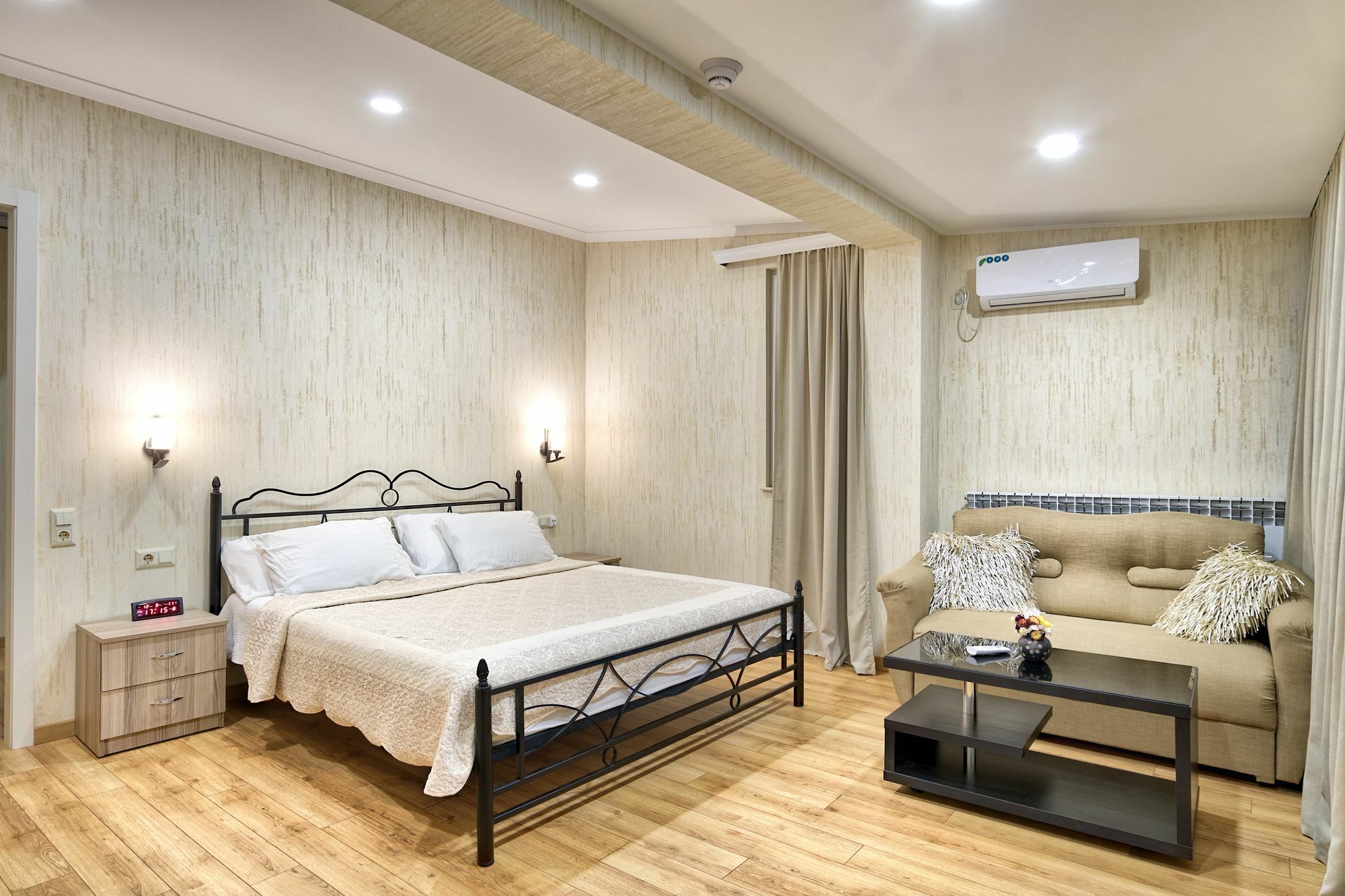 Hotel Q&B House Tiflis Exterior foto