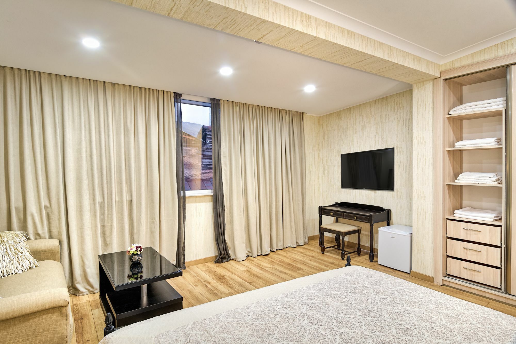 Hotel Q&B House Tiflis Exterior foto