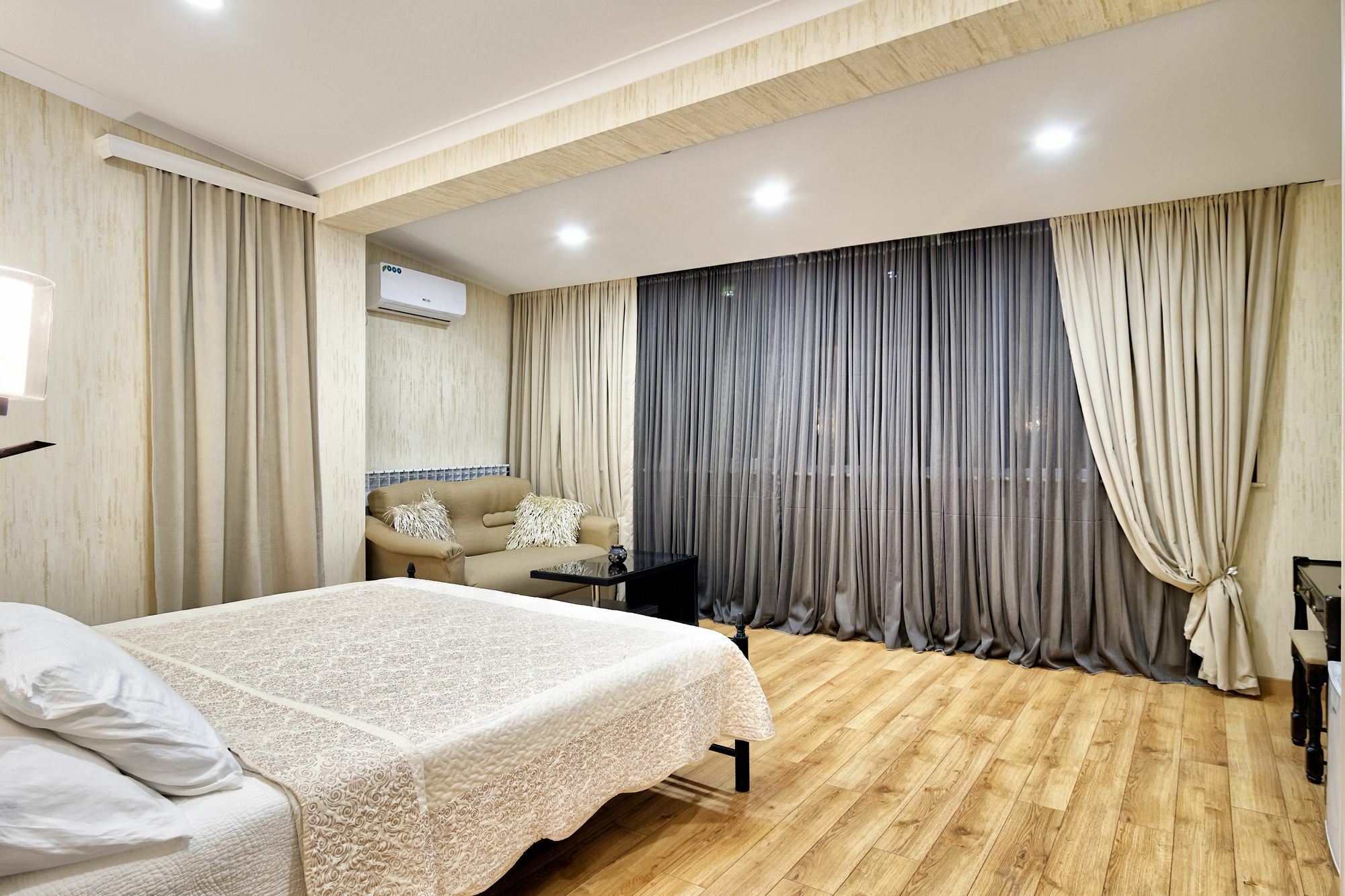 Hotel Q&B House Tiflis Exterior foto